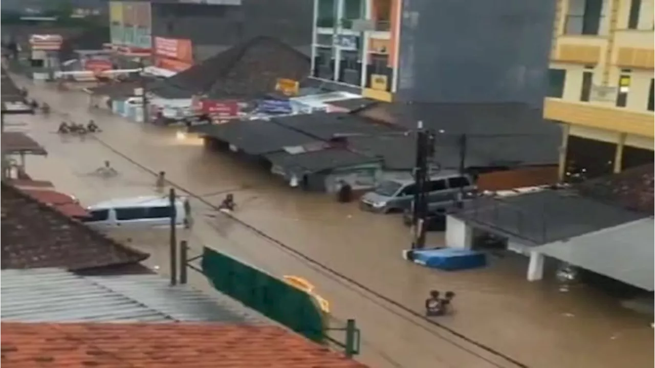 Banjir di Bandar Lampung: 1 Warga Tewas, Satu Hilang saat Hujan Deras