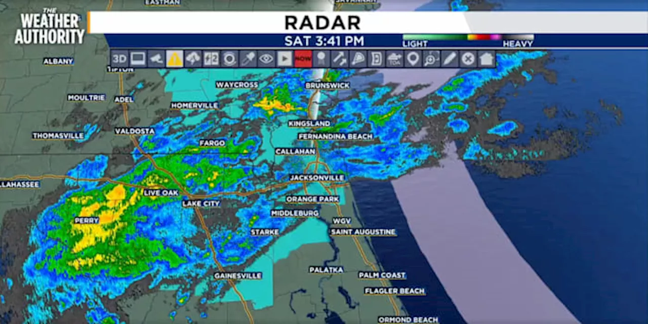 LIVE RADAR: A rainy weekend begins with mild temperatures