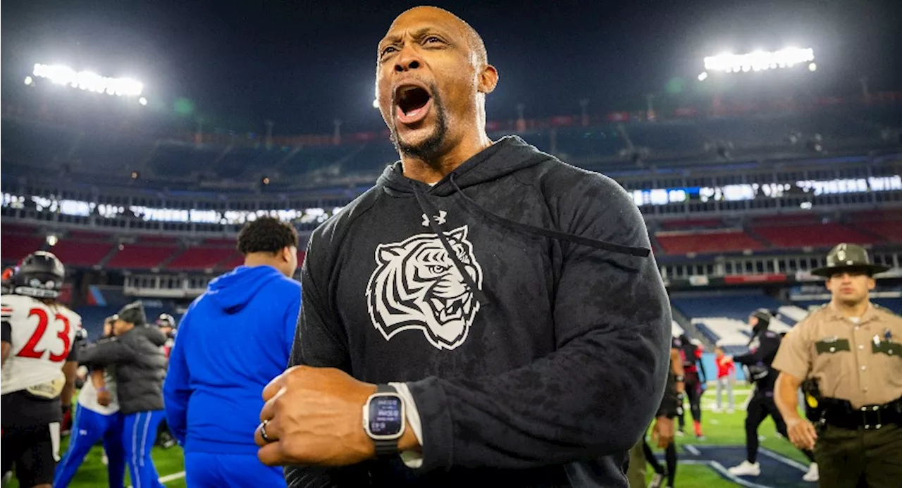 Chicago Bears Interview Legendary Ohio State Running Back Eddie George for Head Coach Opening