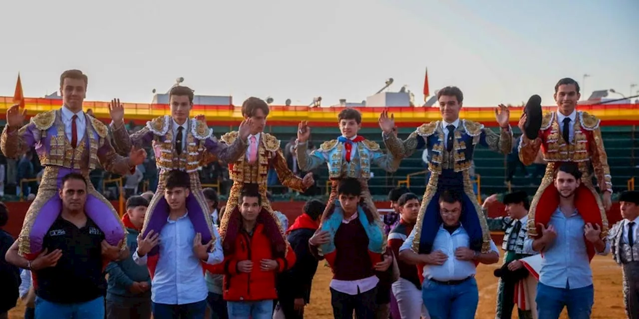 La primera novillada de las Fiestas de San Sebastián de la Puebla del Río, en imágenes