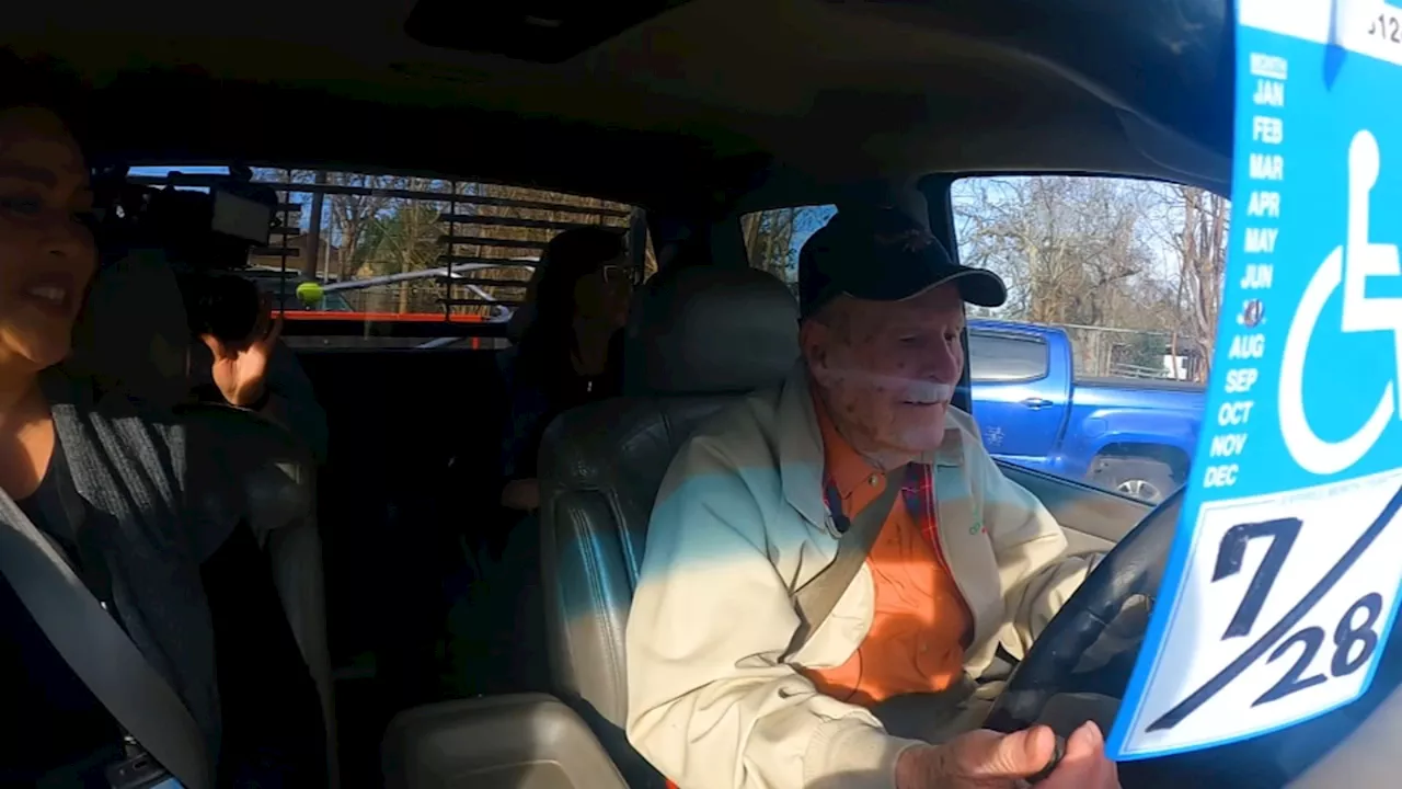 101-year-old veteran renews driver's license in Texas