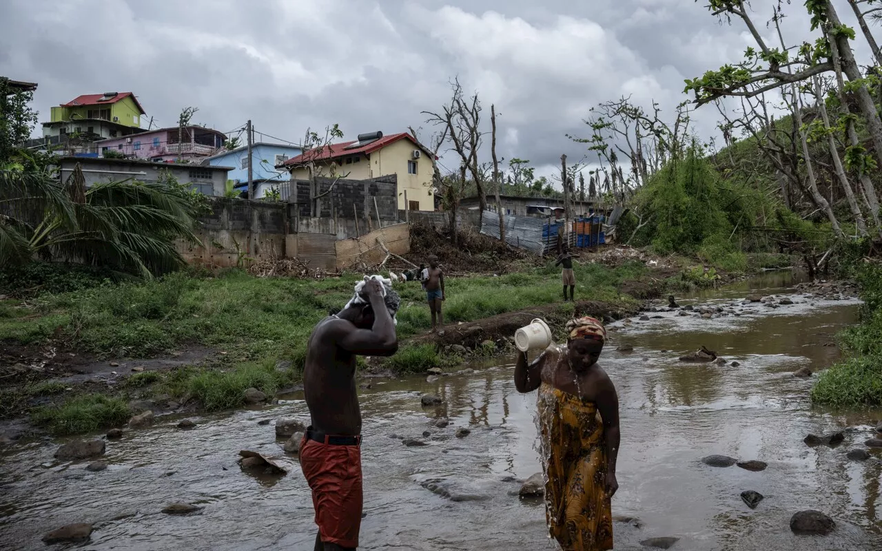 Mayotte : un cas de choléra identifié, les habitants très exposés aux épidémies après le cyclone Chido