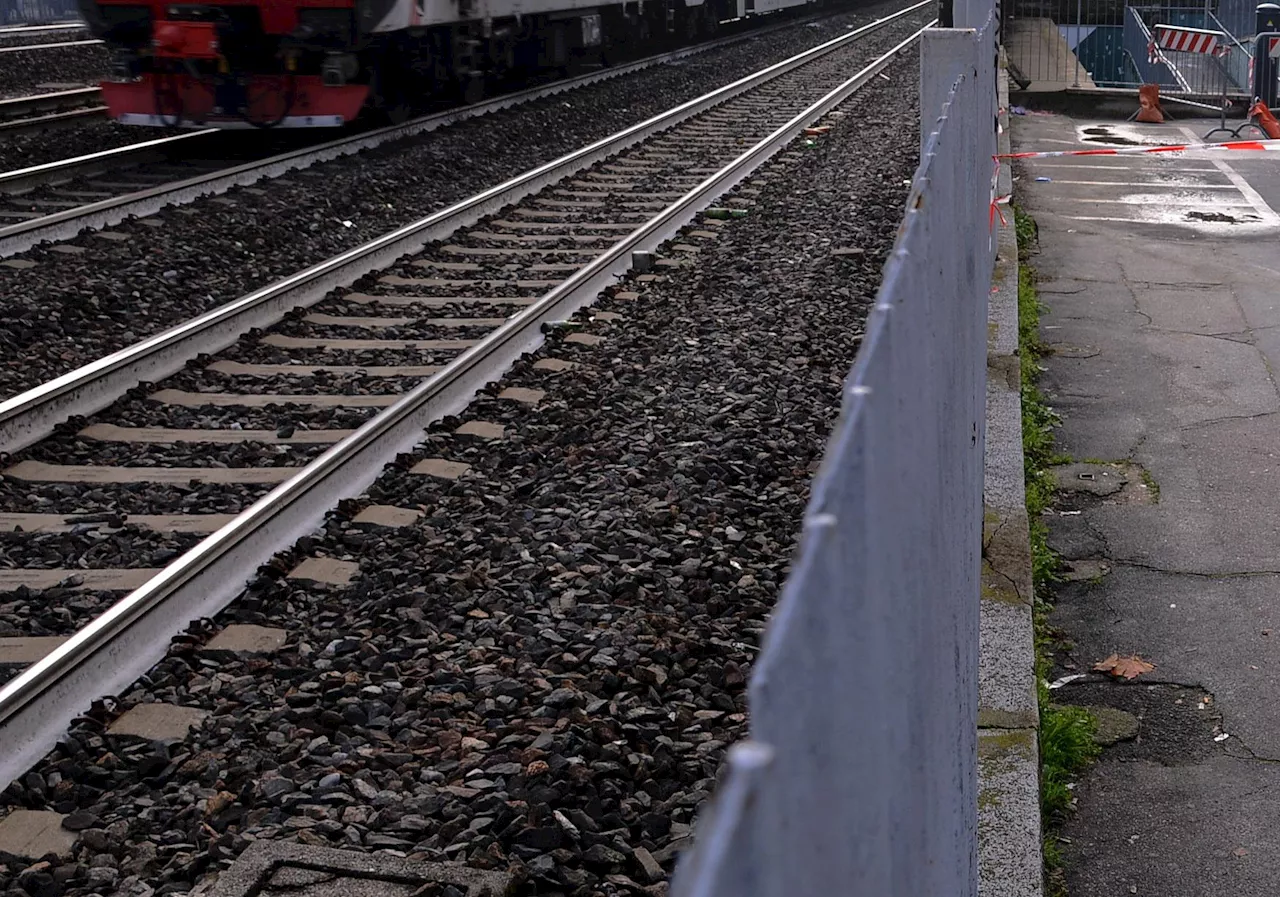 Roma-Aurelia, ignoti tentano di sfondare centralina elettrica treni