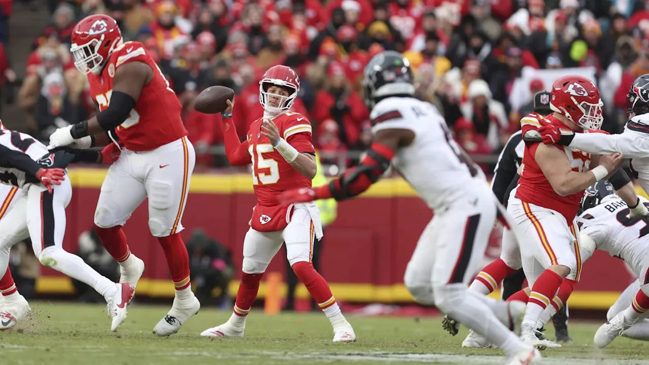 Mahomes, Kelce help Chiefs defeat Texans 23-14 to advance to AFC championship game