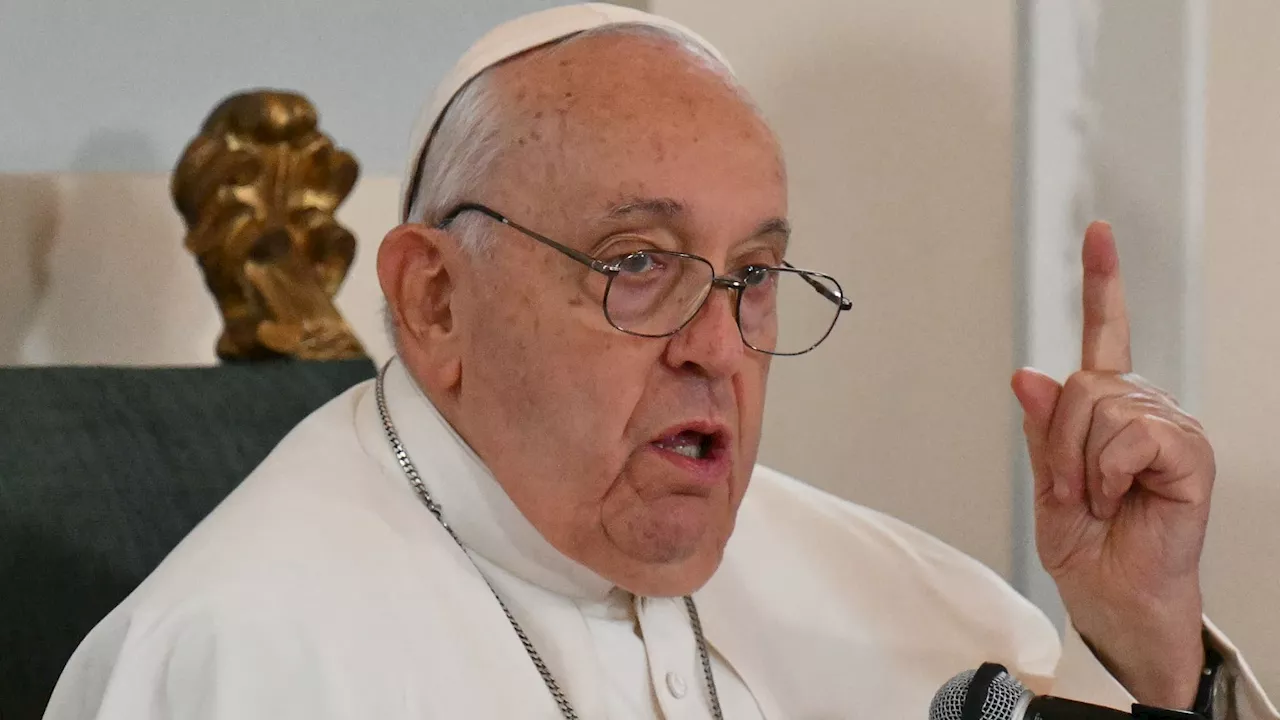 Le pape François juge que le plan de Trump d'expulser des immigrés serait une 'calamité'