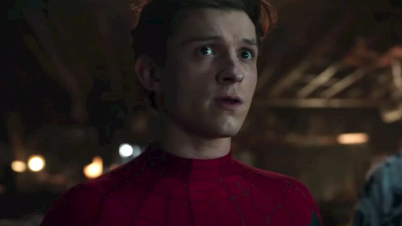 Spider-Man, Tom Holland ha dovuto sbarazzarsi della sua collezione personale perché 'troppo imbarazzante'