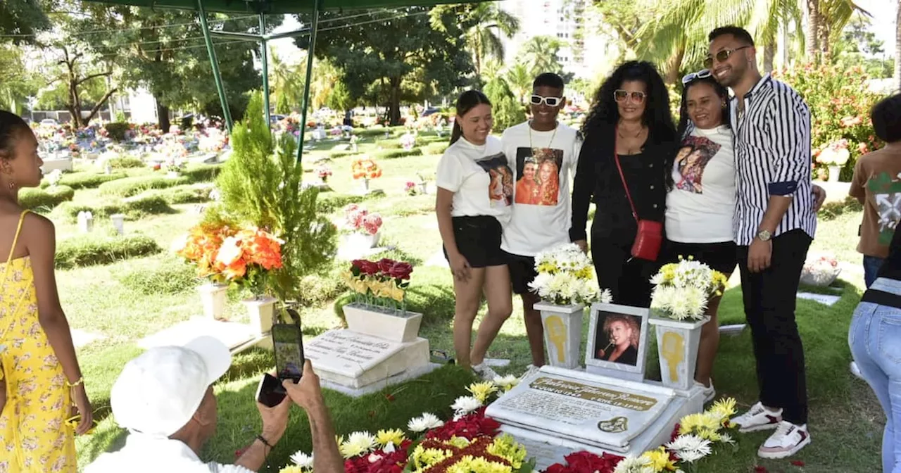 Fanáticos visitan la tumba de Patricia Teherán en Cartagena con nostalgia