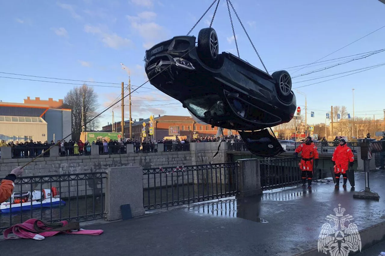 Задержан петербуржец, подтолкнувший Mercedes с семьей упасть в Обводный канал