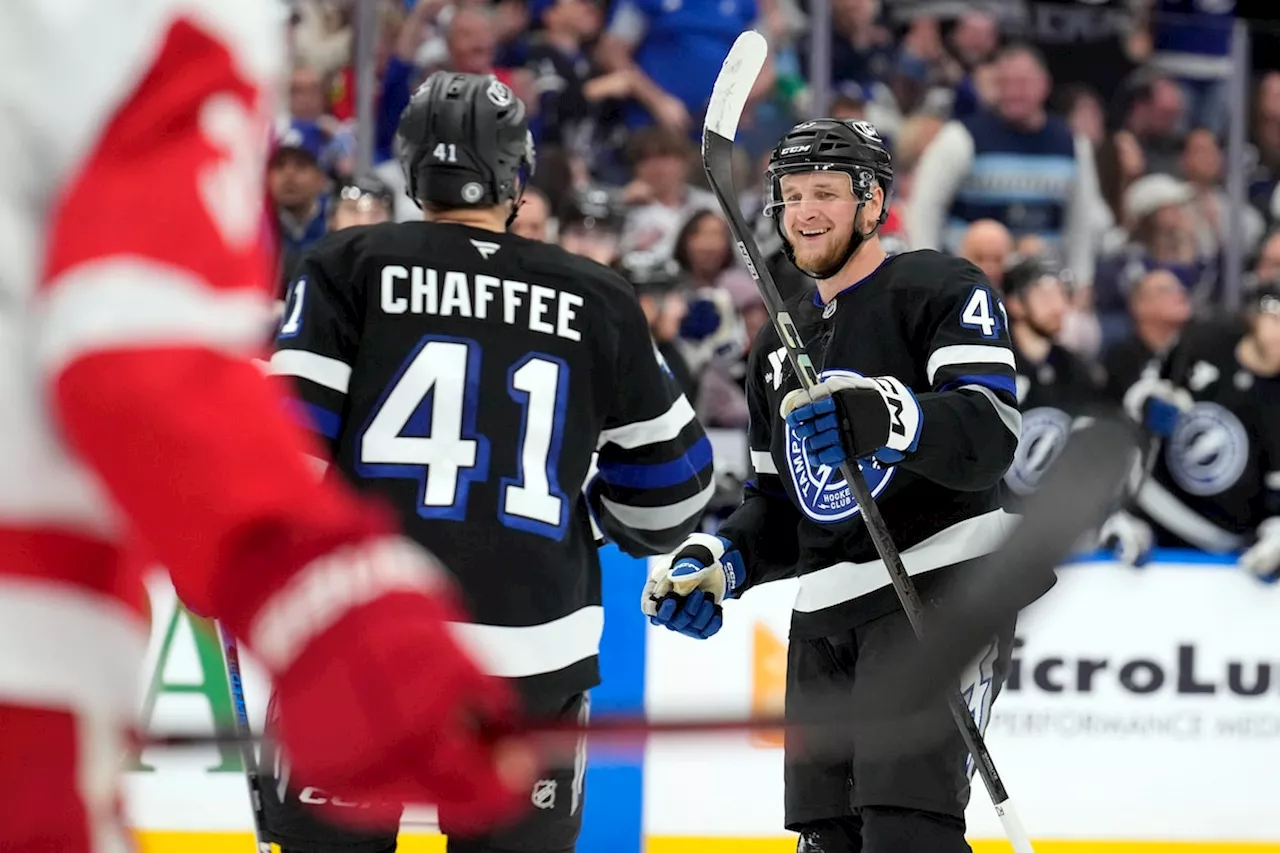 Kucherov and Guentzel lead the Lightning past the Red Wings 5-1