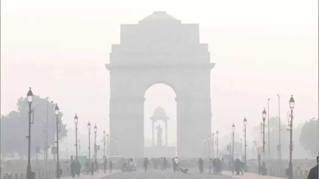 Delhi Weather: सर्दी के मौसम में गर्मी का रिकॉर्ड टूटा, अगले दो दिनों तक ऐसा ही रहेगा वेदर; जानें कब से बढ़ेगी ठंड