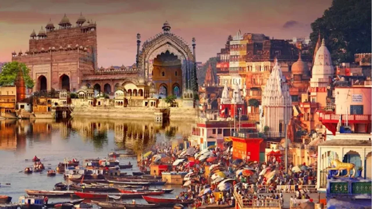 Maha Kumbh 2025 में पर्यटन स्थलों के दर्शन करा रही डिजिटल प्रदर्शनी, पंडाल में ऑनलाइन क्विज भी लोगों को कर रही आकर्षित