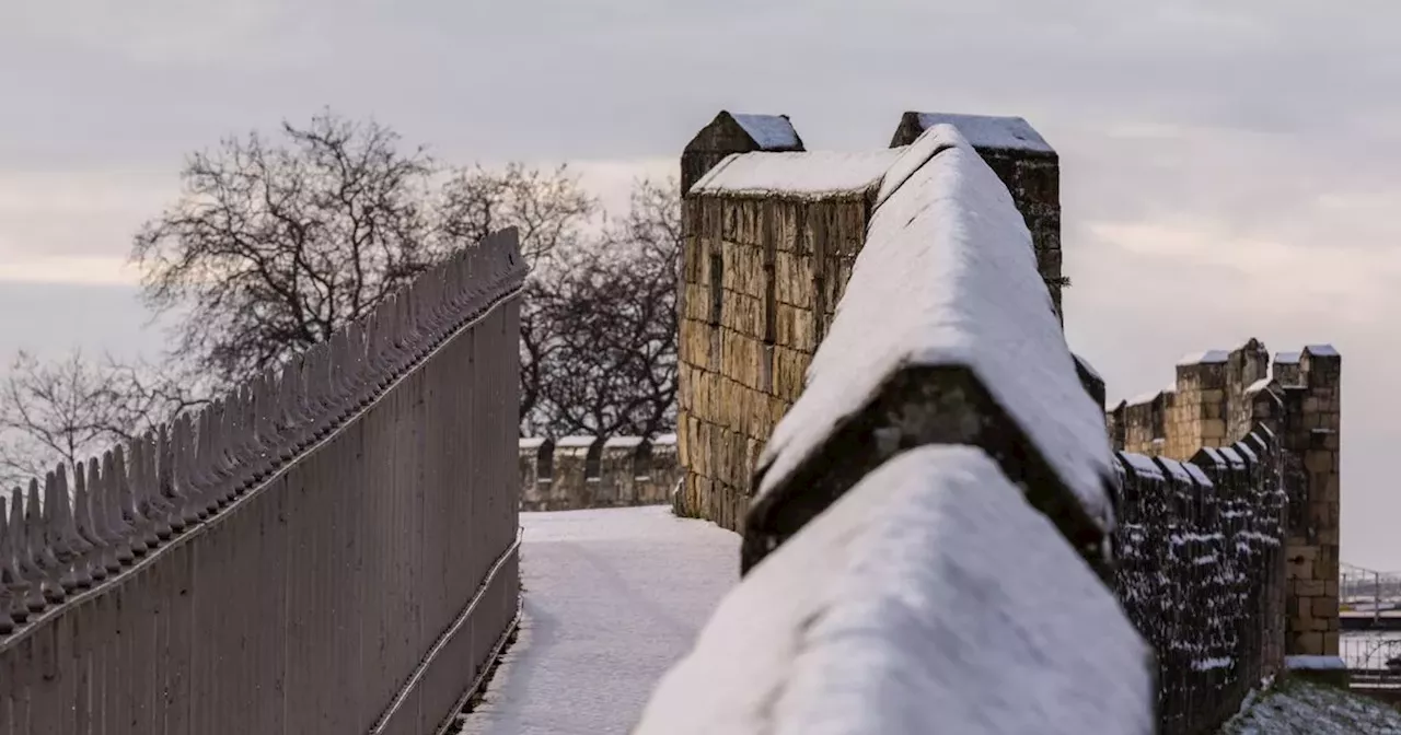 Four counties 'smothered' in snow as -5C snow bomb to hit within days