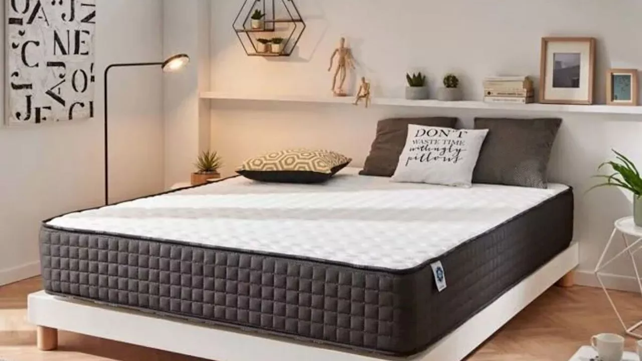 Ce matelas à mémoire de forme vous aidera à bien dormir (son prix va vous surprendre)