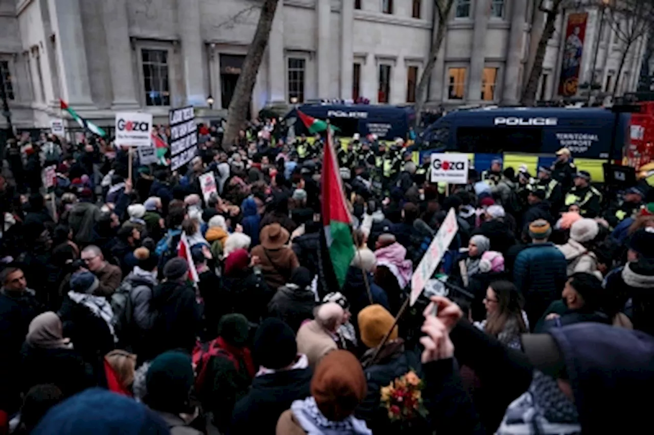 Palestinian rally in London draws thousands, over 70 arrested ahead of Israel-Hamas ceasefire