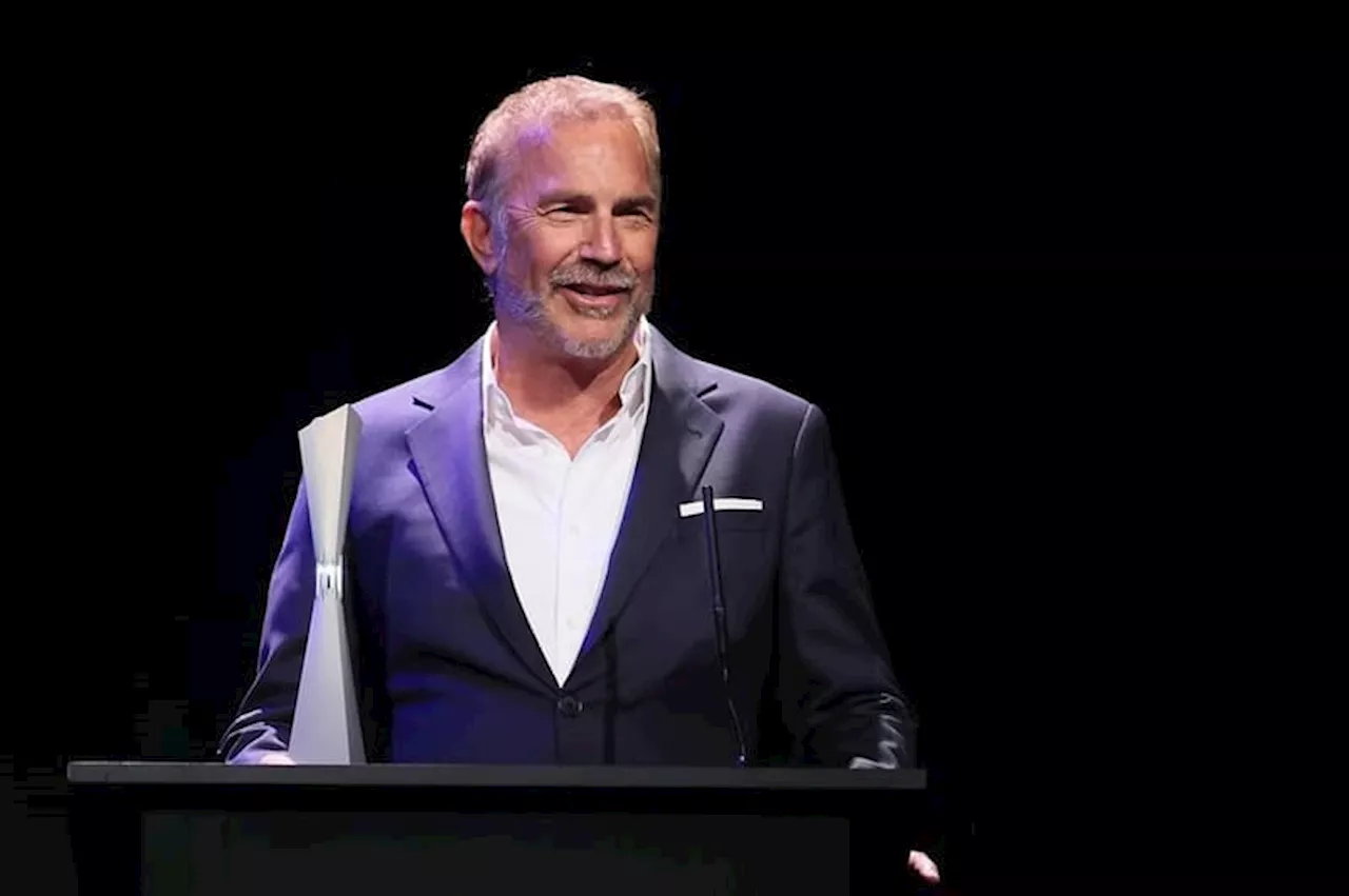 Kevin Costner Kenang Whitney Houston di Ulang Tahun ke-70