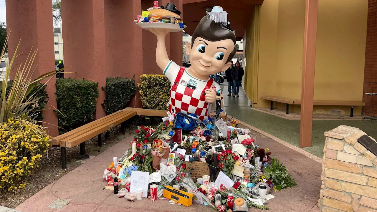 A moving David Lynch memorial rises at Bob's Big Boy in Burbank