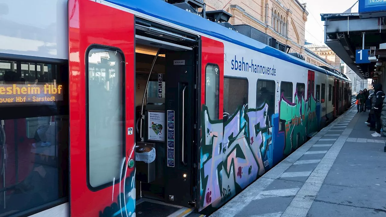 Niedersachsen & Bremen: Stromabnehmer vereist: Einschränkungen bei S-Bahn Hannover