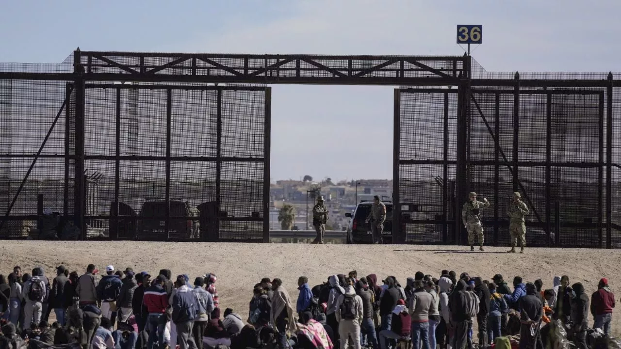 Las organizaciones promigrantes esperan con zozobra la mano dura de Trump (Video)