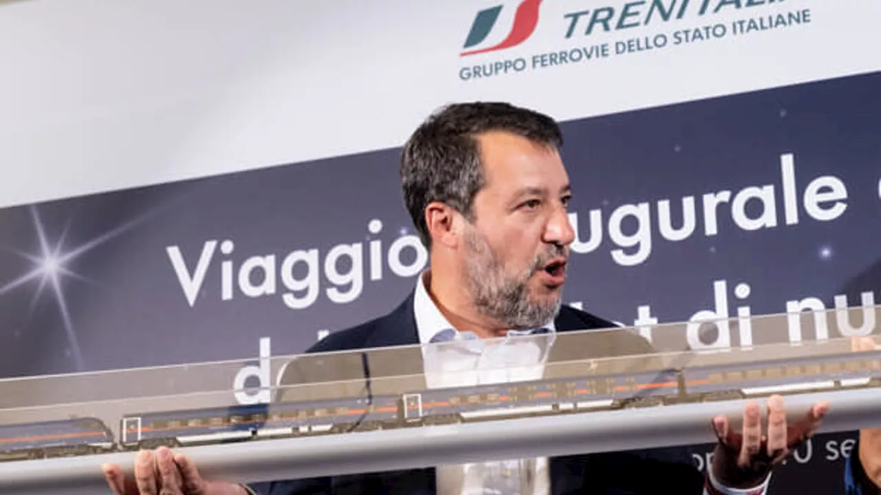 Ladri provano a sfondare centralina elettrica dei treni. Salvini: 'Attentato ai trasporti'