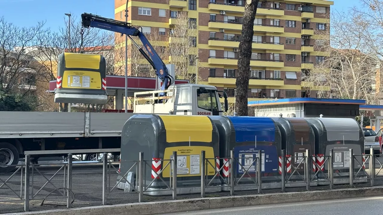 Via Appia Nuova, arrivano 200 campane: "Hanno una capacità quasi doppia dei cassonetti tradizionali"