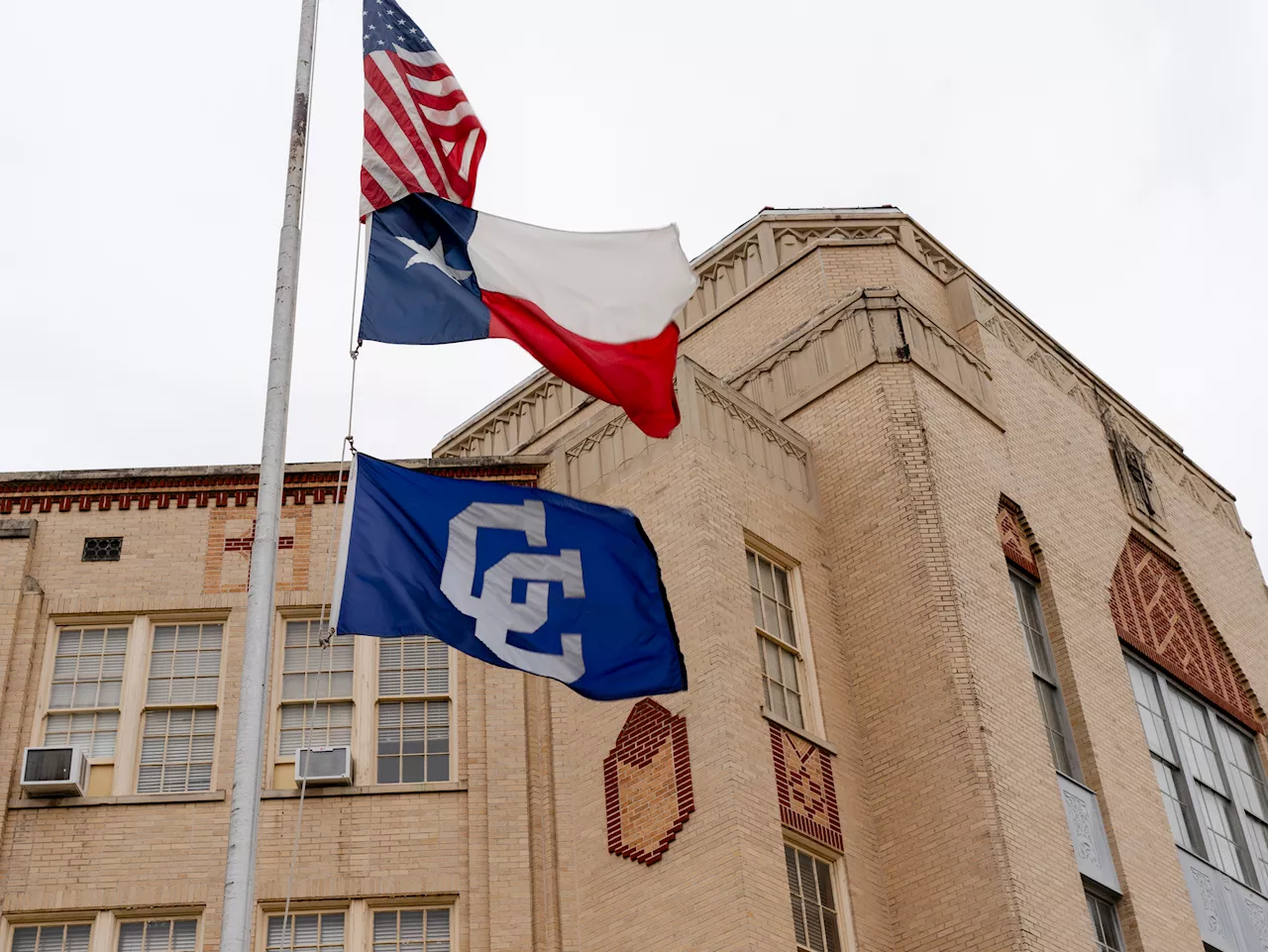 San Antonio lawmaker wants custom license plates for Central Catholic High School