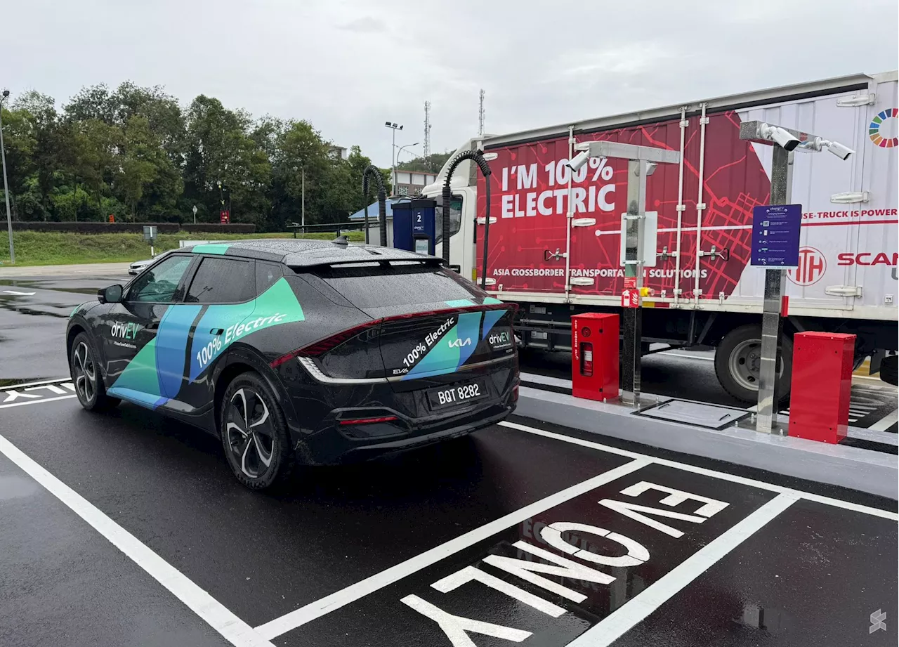 ChargEV turns on Pitstop Tangkak EV charging hub, 120kW DC Charger with 8 bays