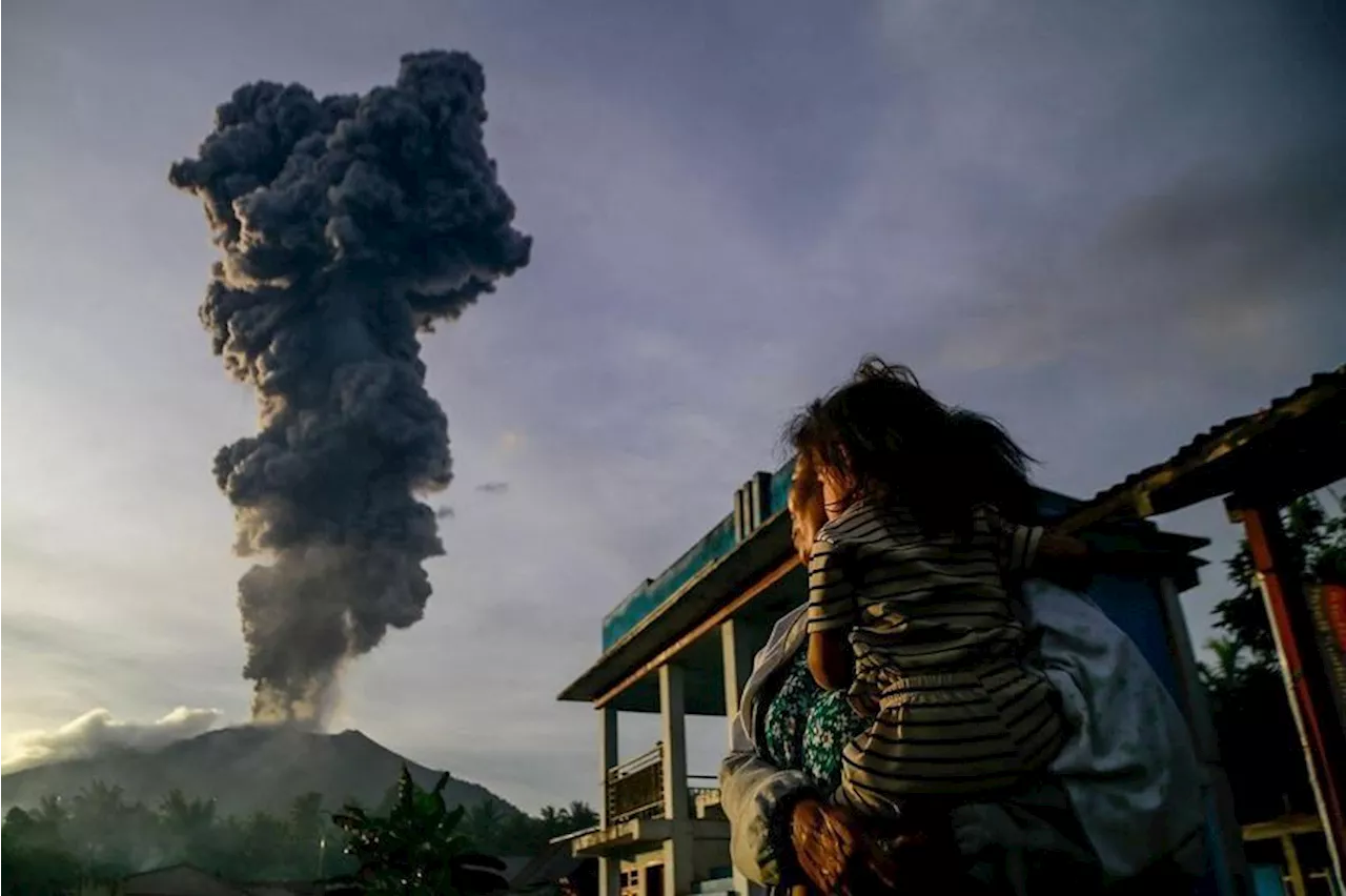 Indonesia's Mount Ibu erupts more than 1,000 times this month