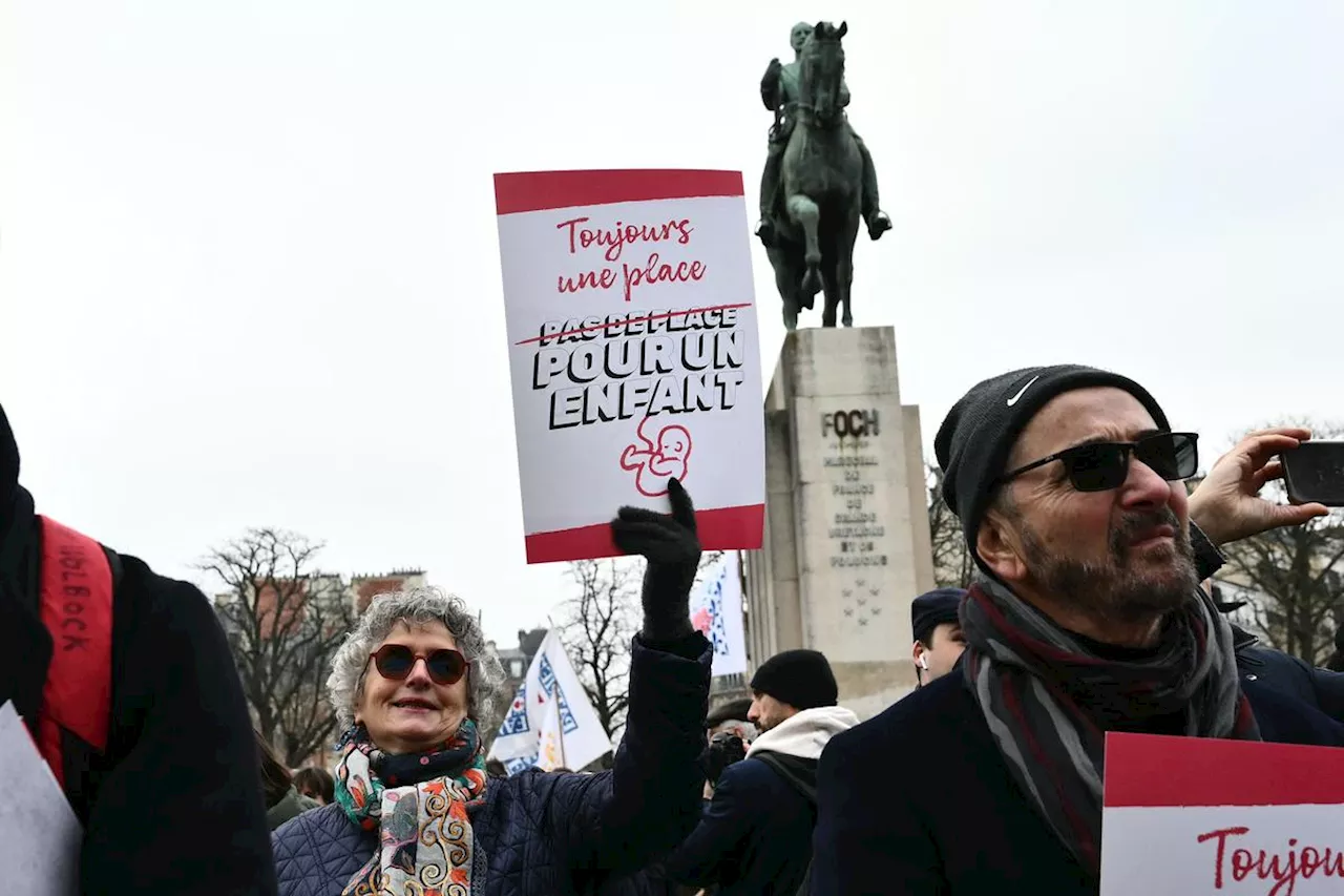 « C’est une marche pour le droit à vivre », des milliers de militants anti-IVG défilent à Paris