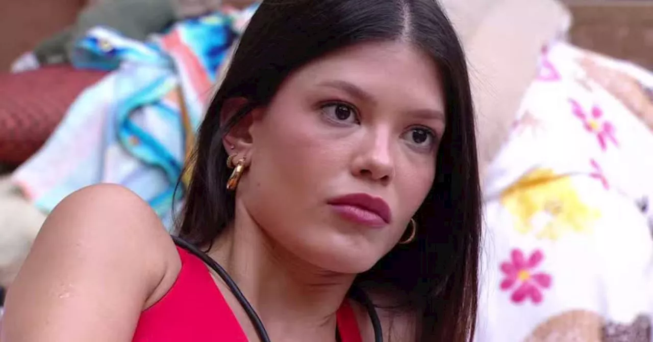 Vitória chora ao descobrir que é alvo no primeiro paredão do BBB 25