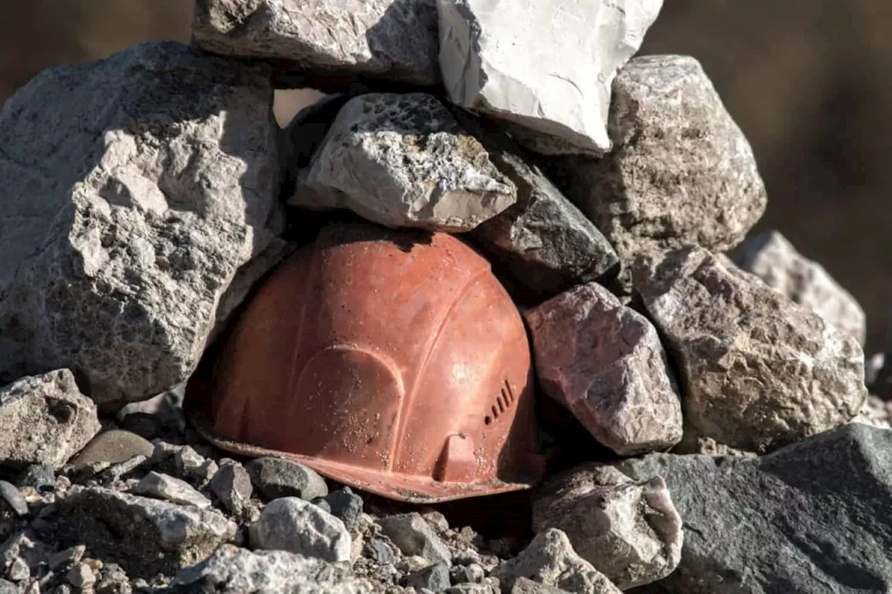 Illegal miner arrested for trying to bribe police