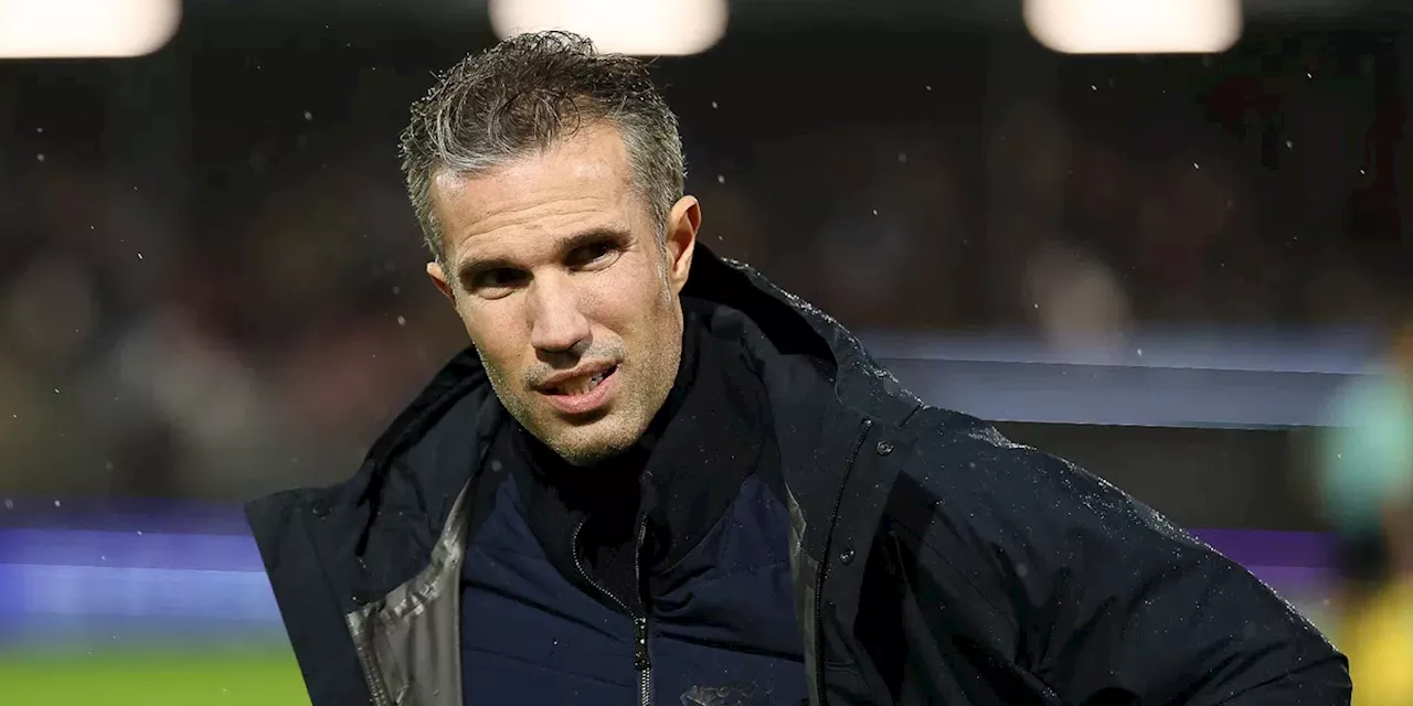 Van Persie verklaart warmlopen Noppert: 'Dat vind ik niet meer dan logisch'