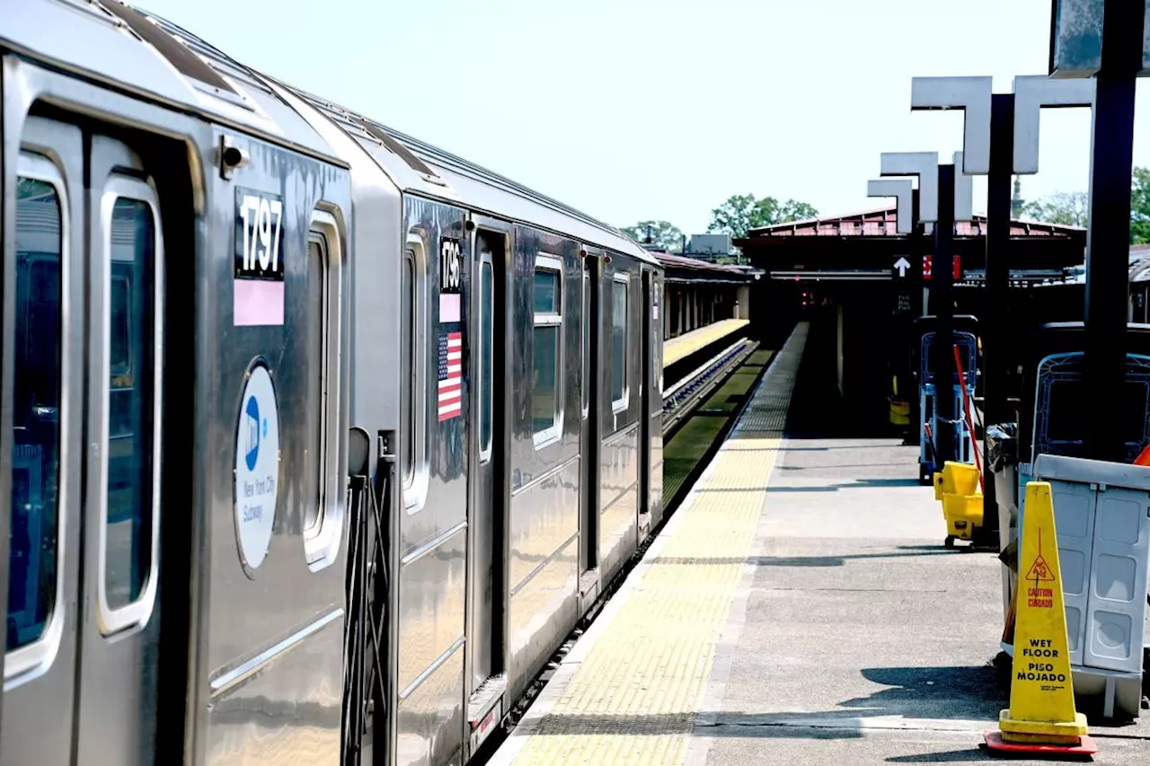 MTA worker stabbed on Bronx subway platform Thursday morning