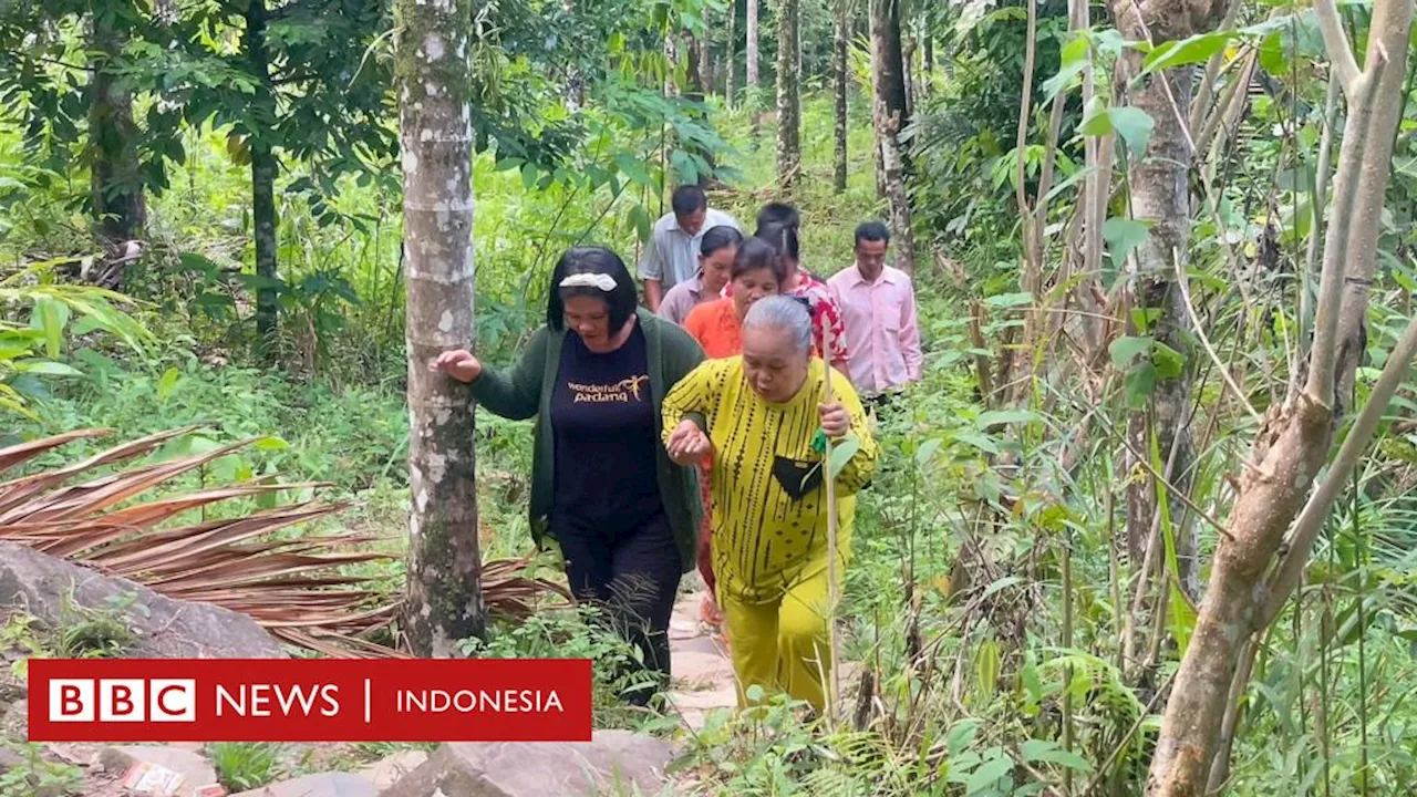 Jemaat Katolik di Bungus Teluk Kabung Butuh Memasuki Hutan untuk Ibadah Malam Tahun Baru