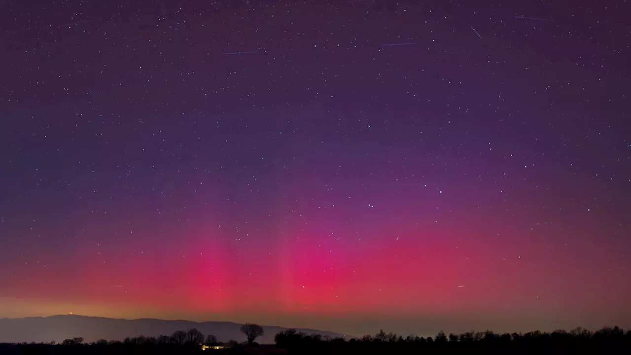 Aurores boréales illuminent le ciel des Alpes du Sud