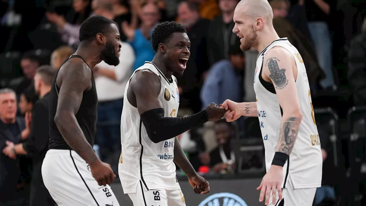 Löwen Braunschweig: NBA-Star Dennis Schröder gratuliert zur Super-Serie