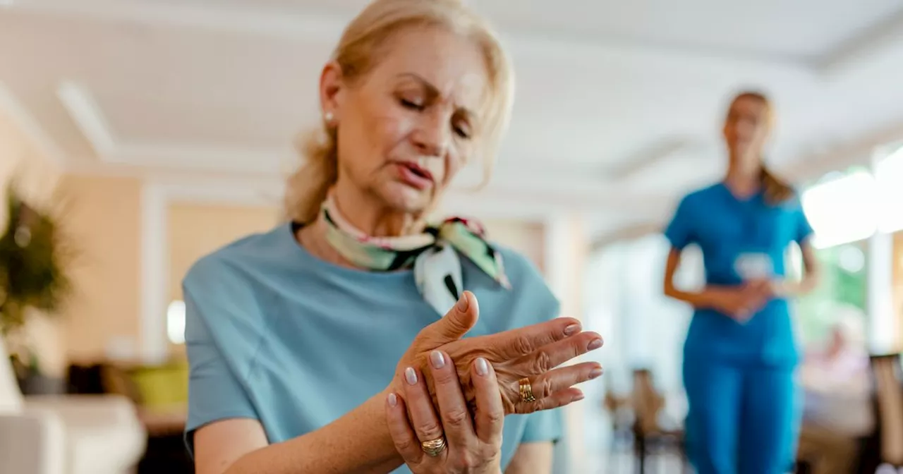 The early dementia symptom that could appear in the hands