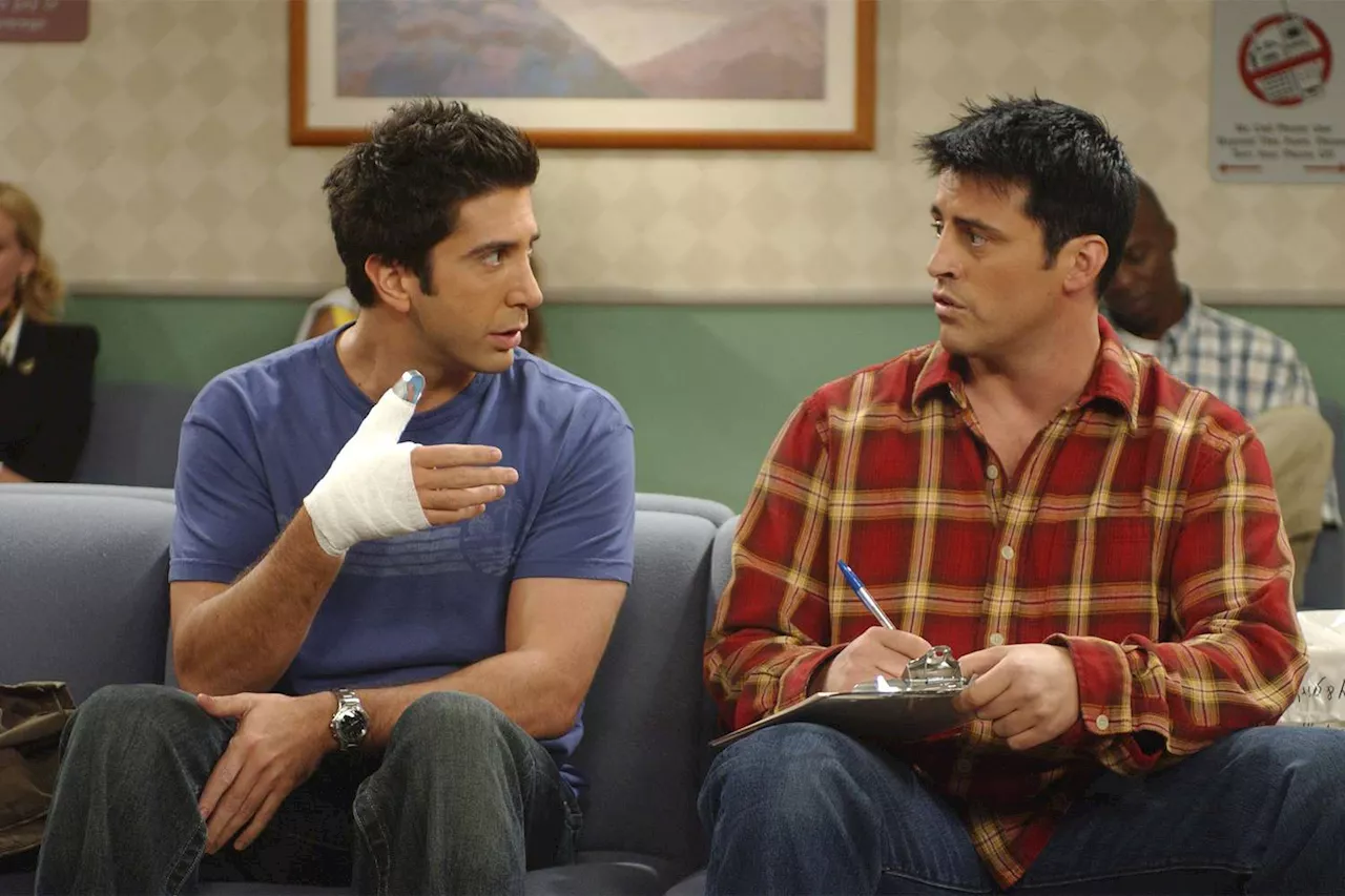 Schwimmer Recalls Dislocated Shoulder Incident on 'Friends' Set