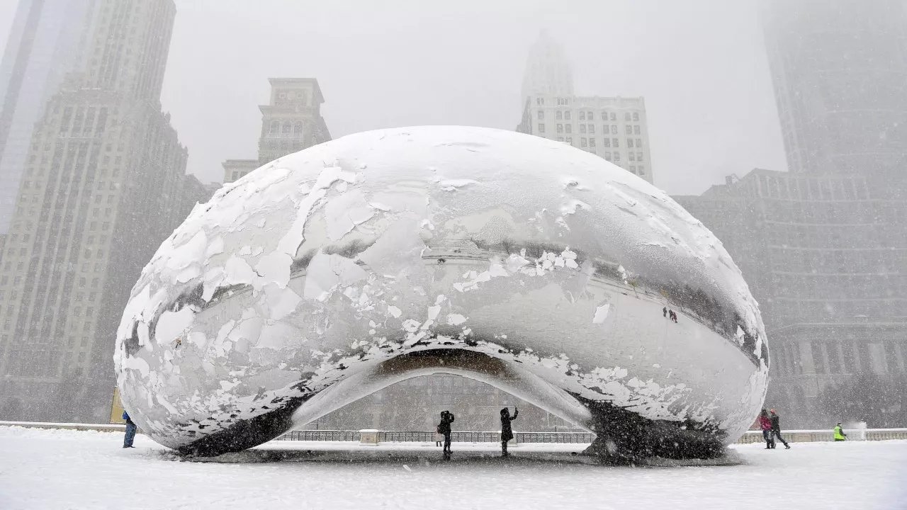 Snow and Cold Snap Hit Chicagoland