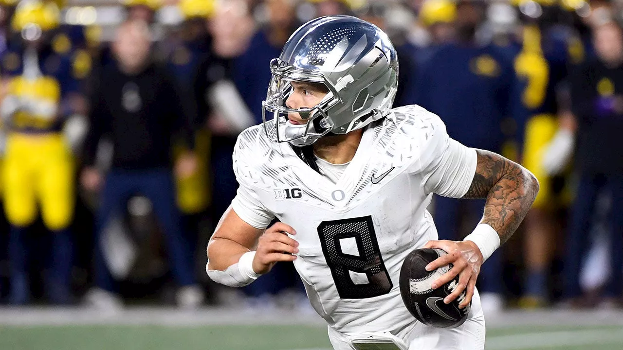 Oregon Ducks QB Dillon Gabriel Dreams of Playing Football in the Sunshine