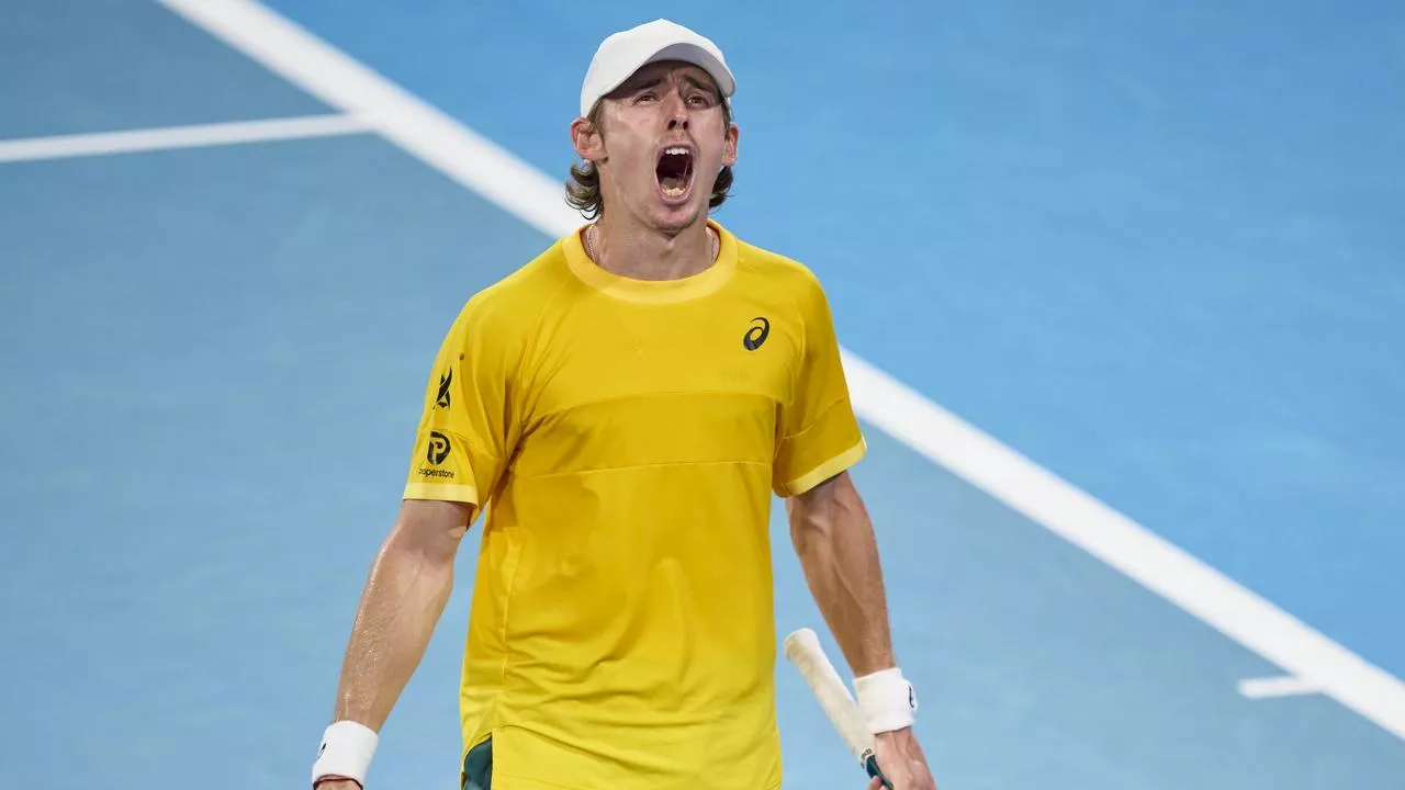 De Minaur Soars to No.8 Seed at Australian Open Thanks to Marozsan Upset