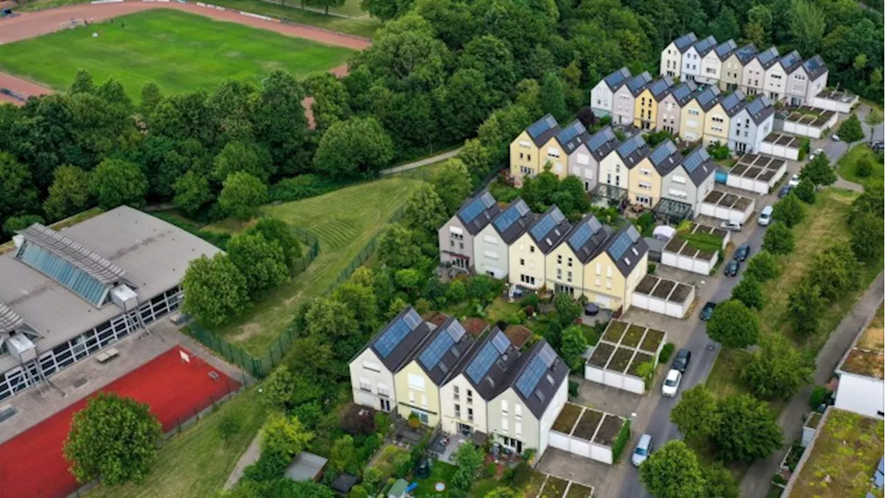 German Solar Panel Industry Faces Distress After Demand Slump