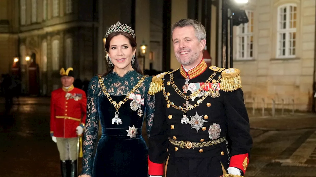 König Frederik und Königin Mary empfangen zum ersten Mal zum Neujahrsempfang