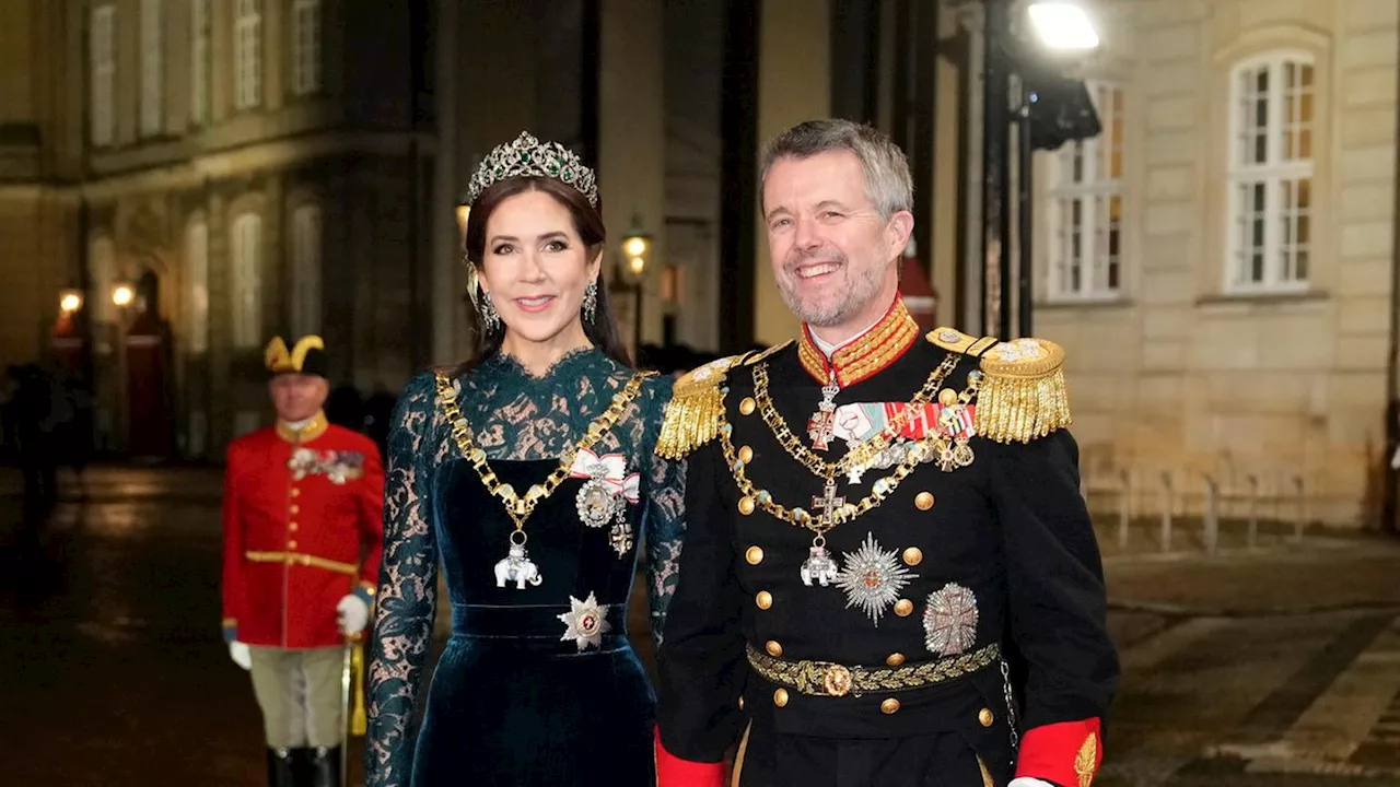 Königin Mary: Bedeutungsschweres Kleid zum Neujahrsempfang