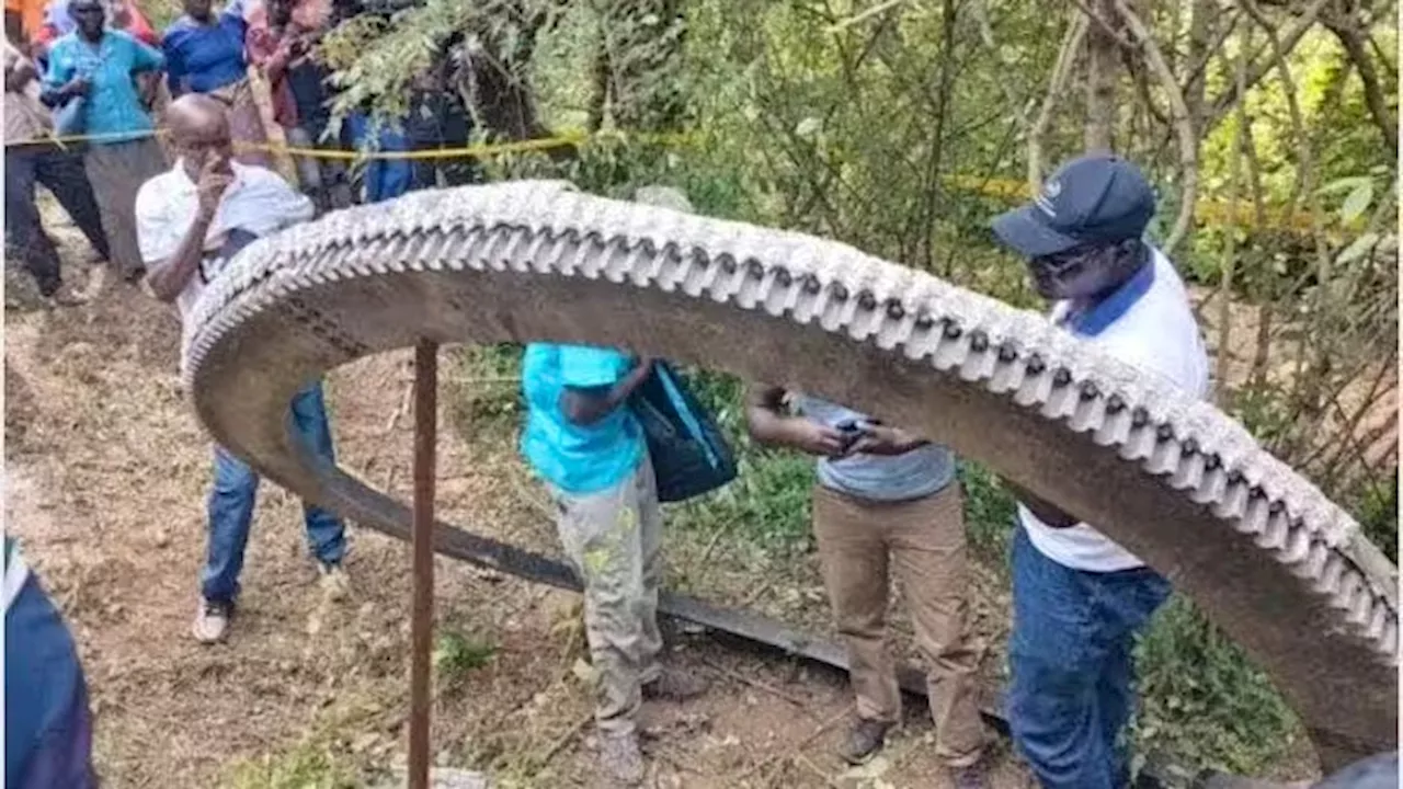 Metallring aus dem Weltraum kracht in kenianisches Dorf