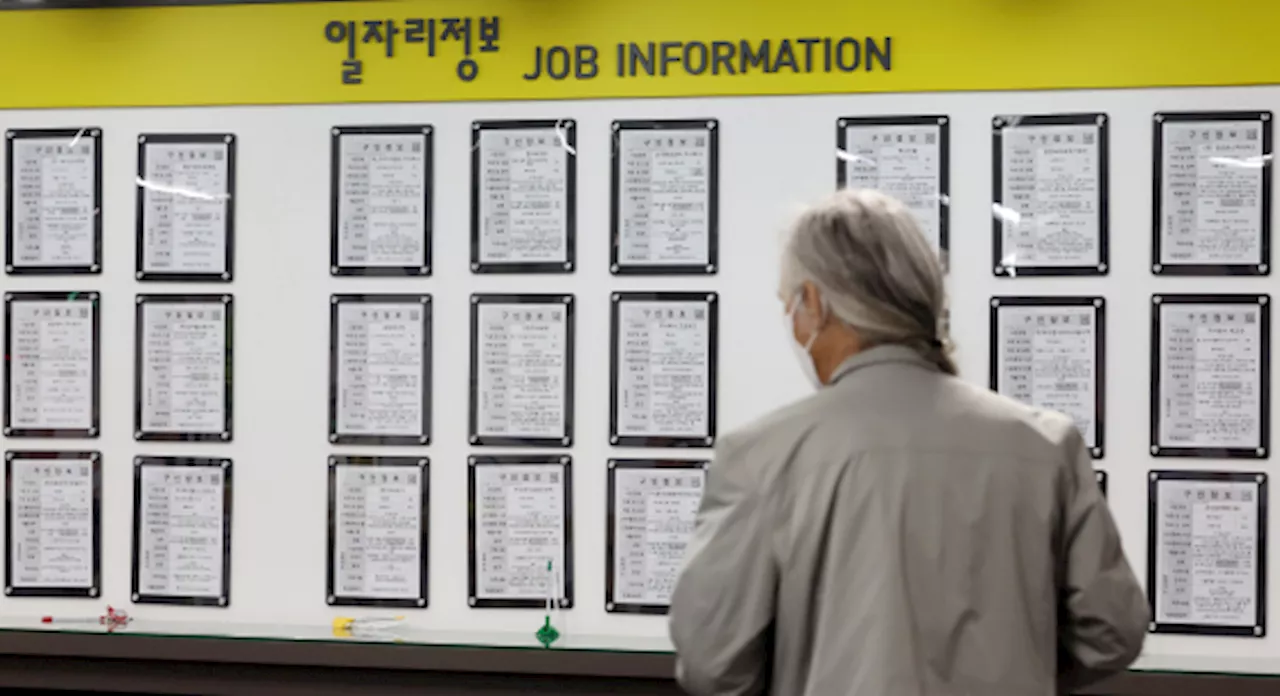 고령층 부채 압박, 저성장 속 빚 부담 심화