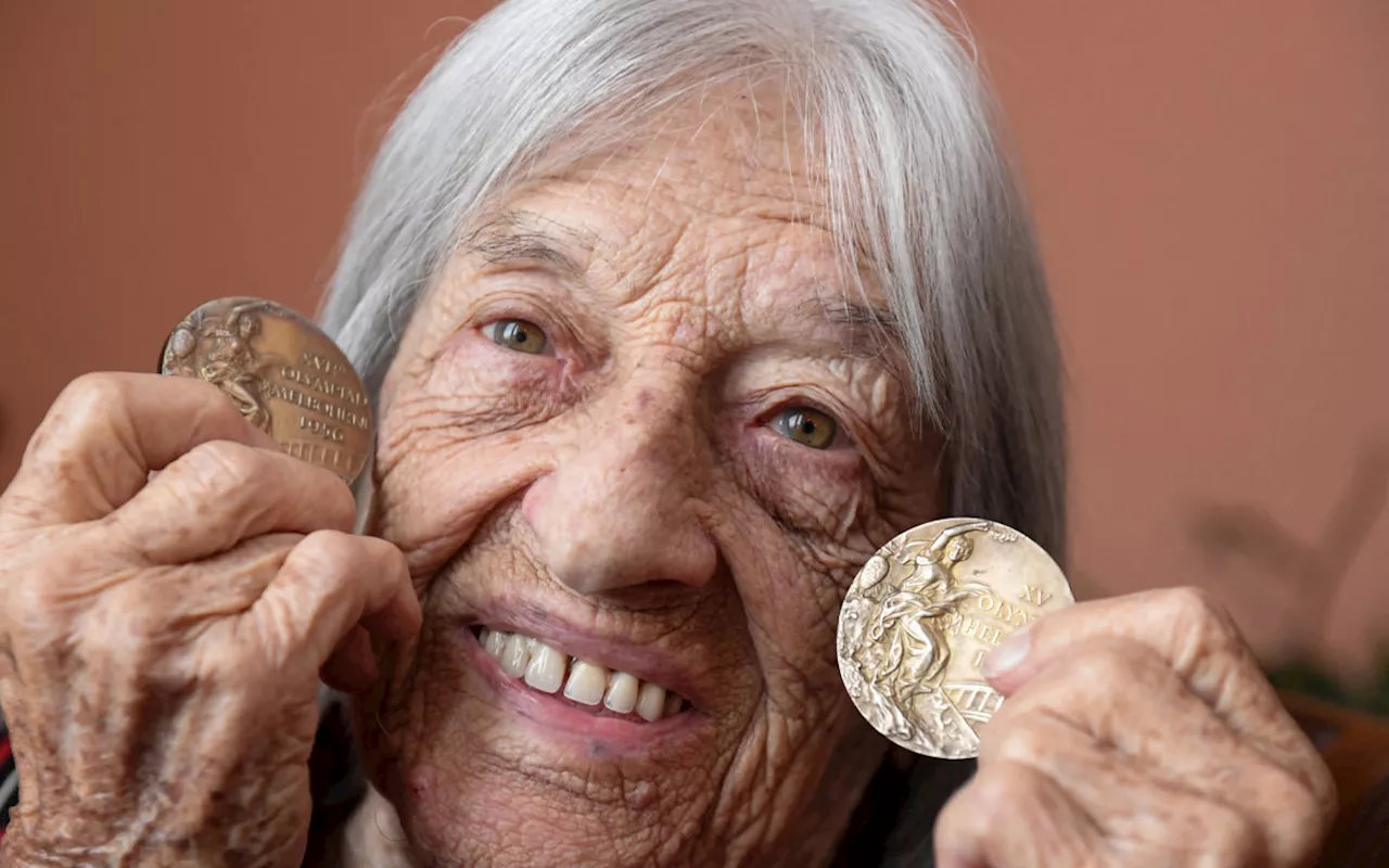 Ginasta húngara Agnes Keleti, campeã olímpica aos 103 anos, morre