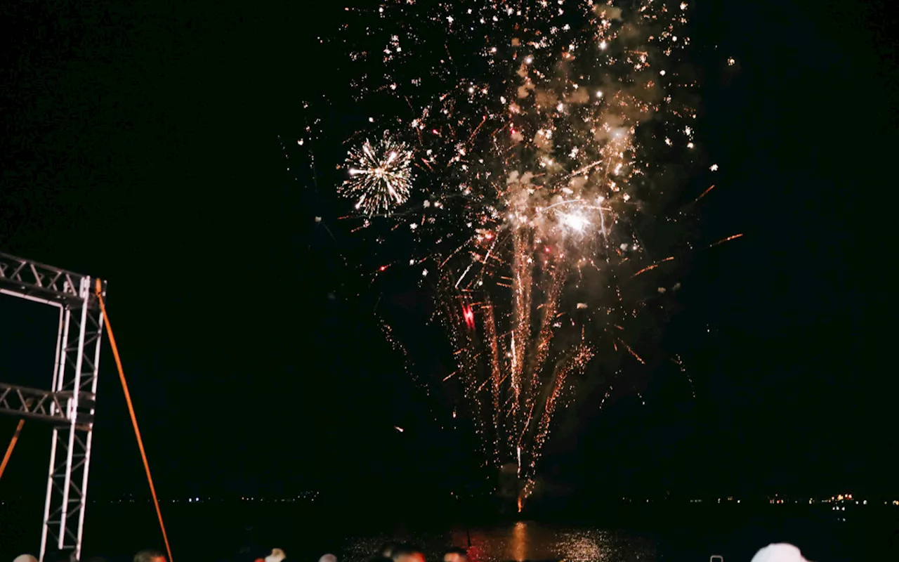 Magé Celebra Ano Novo com Festa Tranquila na Praia de Mauá