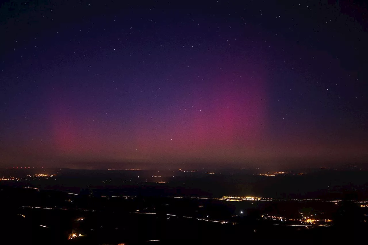 Des Aurores Boréales Inhabituelles Illuminent le Ciel Français