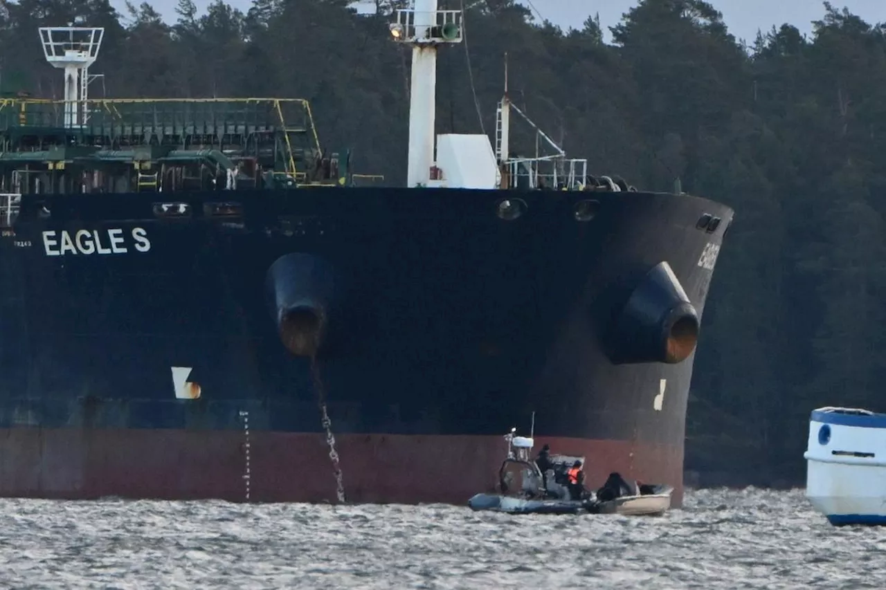 Inspection du pétrolier Eagle S soupçonné d'attaquer un câble sous-marin en mer Baltique