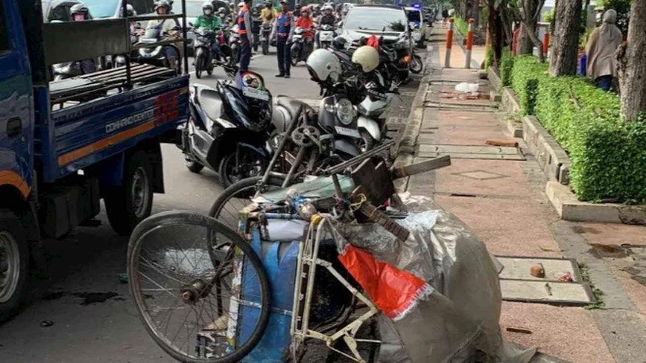 Kecelakaan di Surabaya: Pengemudi Mobil HR-V Tabrak Tukang Becak hingga Meninggal